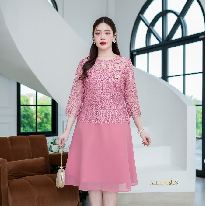 All Ladies เดรสลูกไม้เถาวัลย์ราตรีสั้น