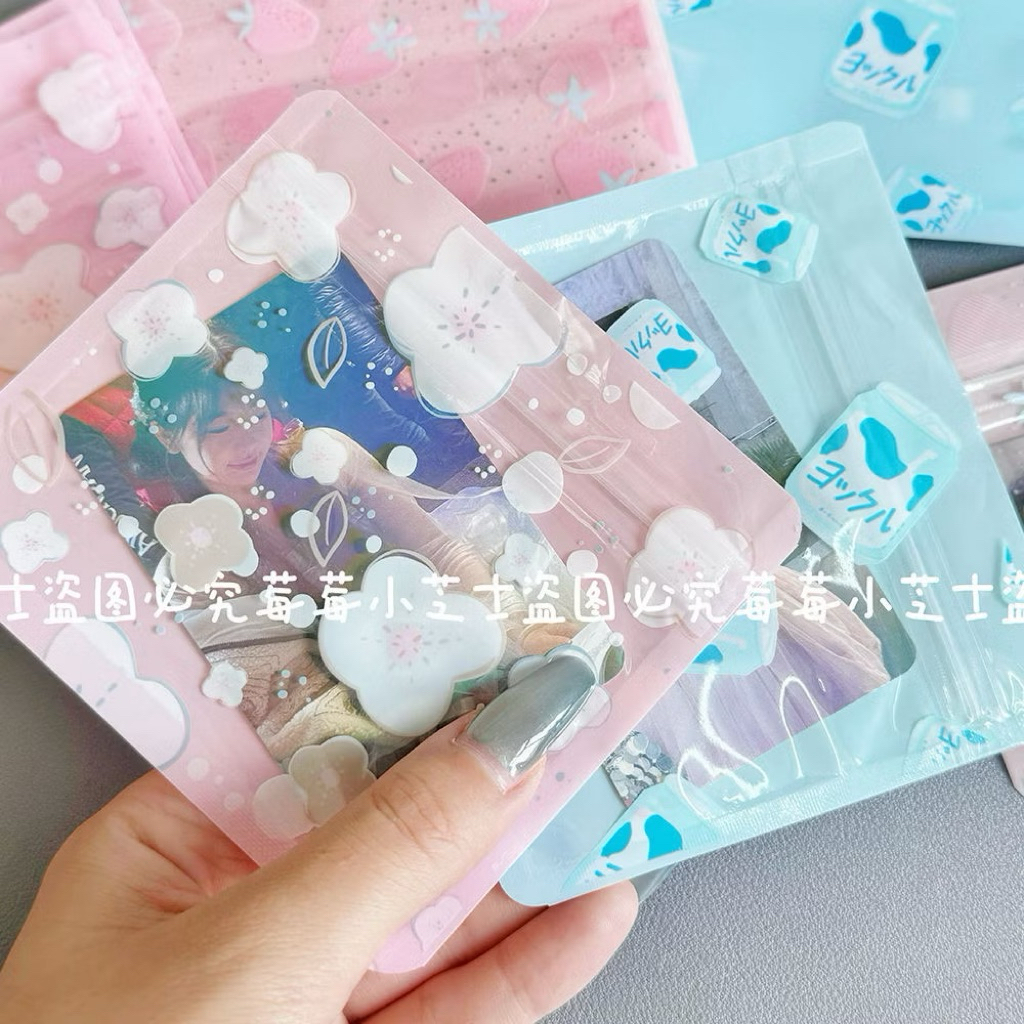🌸🍓พร้อมส่ง!ถุงซิปล็อค หน้าต่างใส ใส่การ์ดแพค10ชิ้น ลายสตอเบอรี่ นม ดอกไม้ ขนาด11*10cm ใส่สินค้า