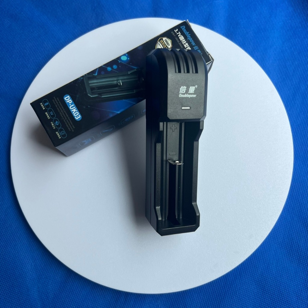 เครื่องชาร์จพลังสูง DP-UK03 รองรับถ่าน 18650,26650,21700  1ช่อง มีไฟแสดงสถานะ สาย USB ในตัว
