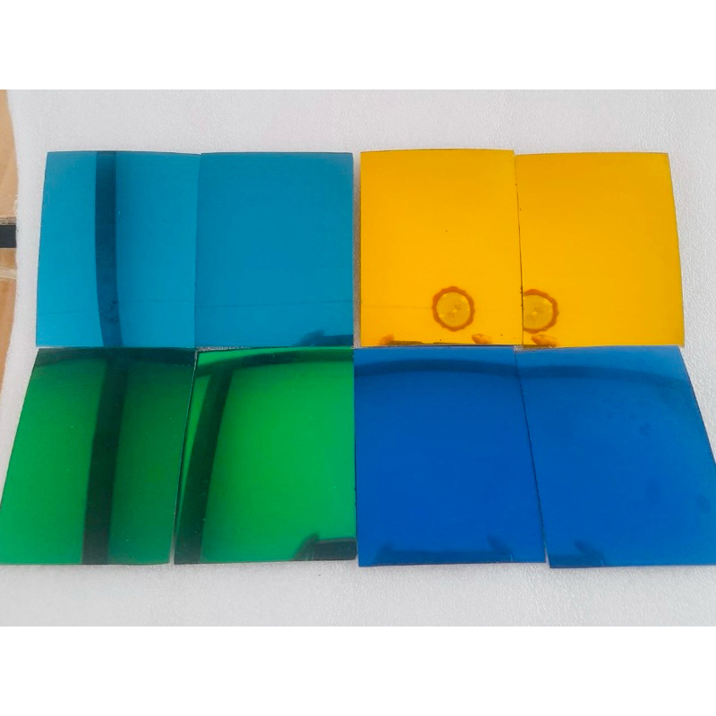 กระจกสีโค้งติดโบสถ์ติดวัด ขนาด 7x9cm กล่องละ 25 แผ่น สีแดงเหลือดหมู