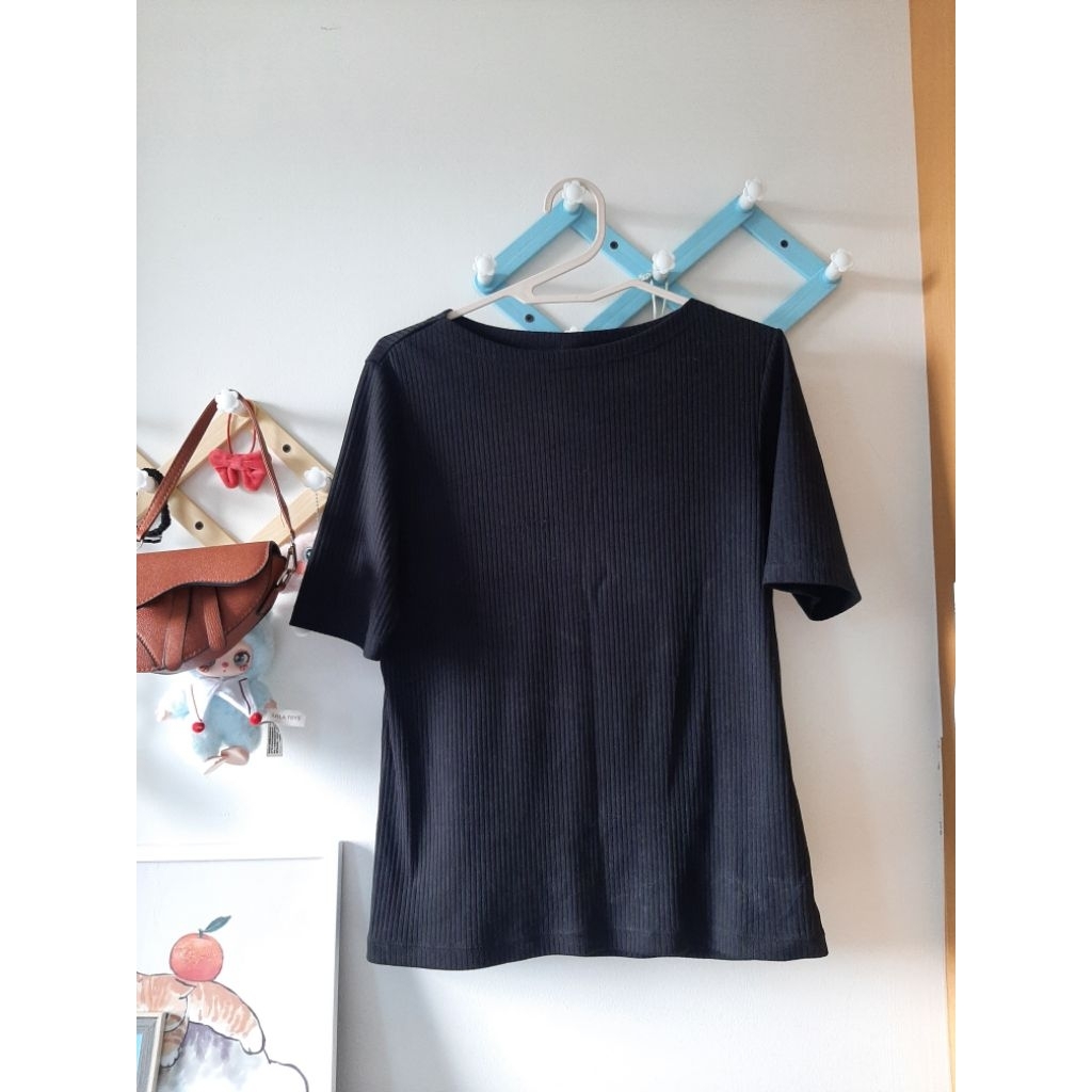 เสื้อยืดสีดำ Uniqlo แท้