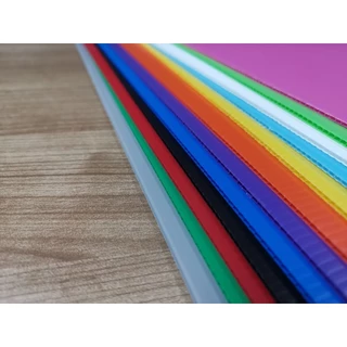 Pipat PPB ฟิวเจอร์บอร์ด Future Board แผ่นพลาสติก ลูกฟูก ไซร์ขนาดเครื่องเขียน ความหนา 2mm[แพค10แผ่น] 3mm[แพค5แผ่น]