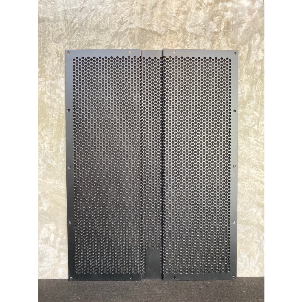 ตะแกรงตู้ซับเบส B1000มีให้เลือก 15นิ้วและ18นิ้ว  หนา1.4mm พร้อมติดฟิลเตอร์  VC09 VC13