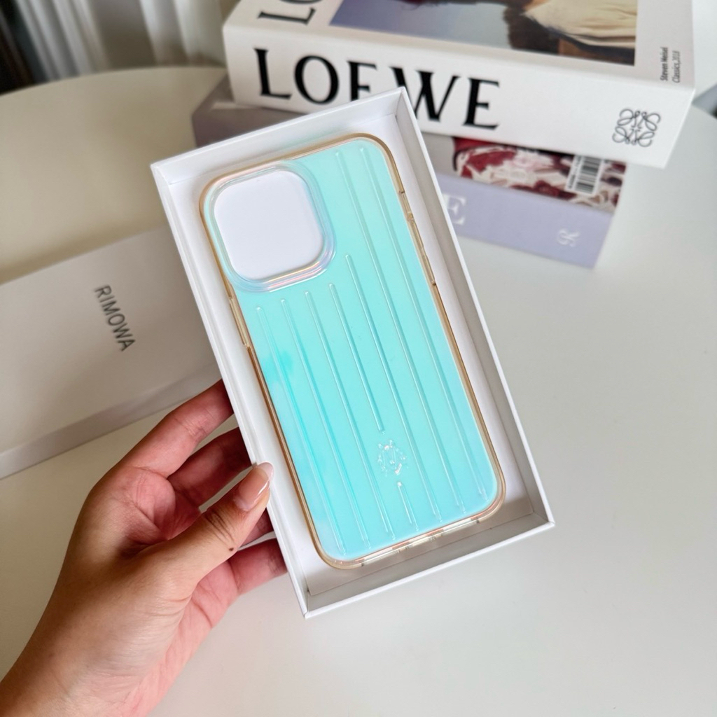 รบกวนสอบถามก่อนสั่งซื้อ‼️Rimowa  iphone case 14 pro max สภาพดีเลยค่า สีเหลือบๆน่ารักมากๆ