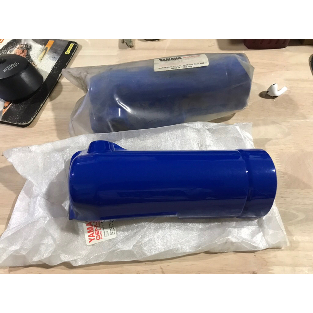 ครอบโช๊คหน้า yamaha mate111 แท้ใหม่ 4nr-f3112-00-g3
