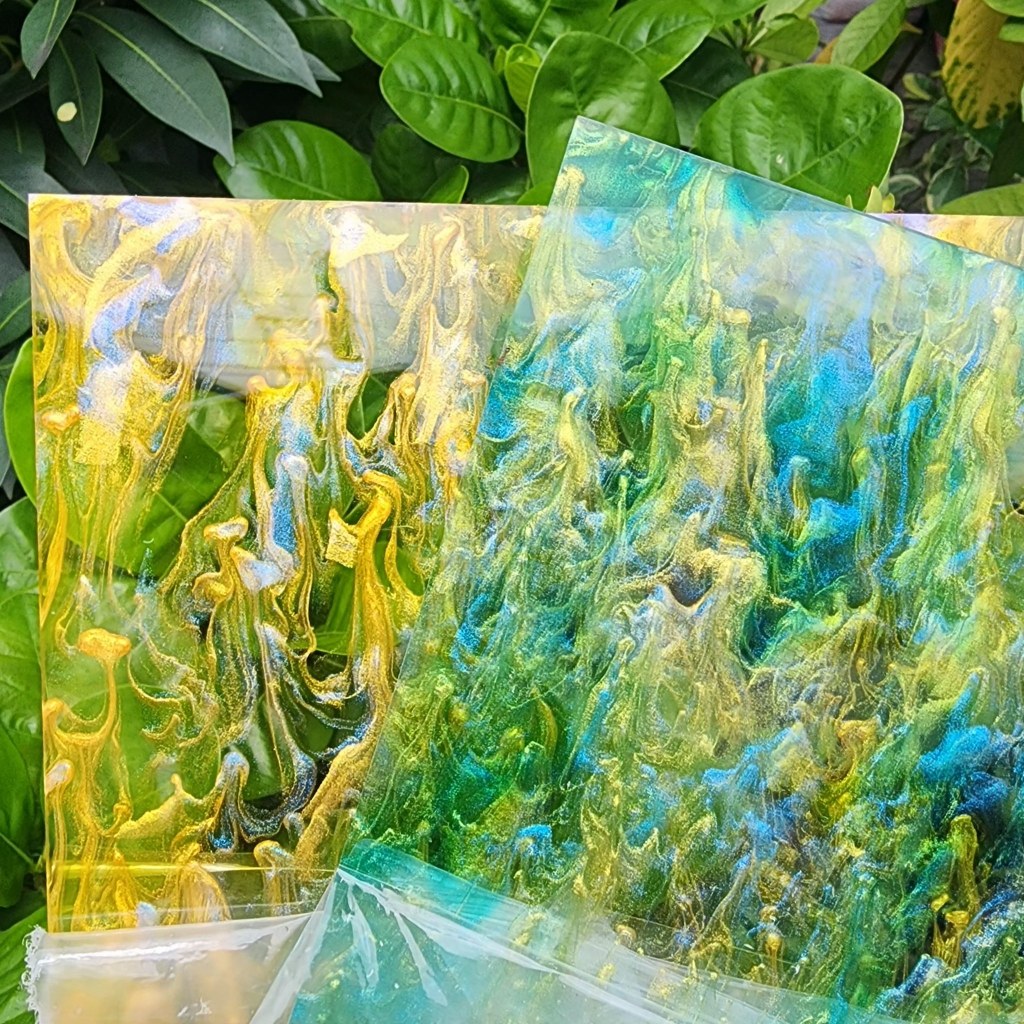 แผ่นอะคริลิคใสลาวากลิตเตอร์ทอง หนา3มม.12.5x15cm งานเลื่ยมพระ และ งานDIYต่างๆ