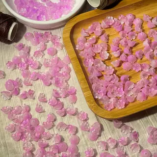 (ส่งจากไทย!!)ลูกปัดดอกระฆังแก้ว ลูกปัดดอกไม้ 10 ชิ้น (Lily of the Valley) DIY