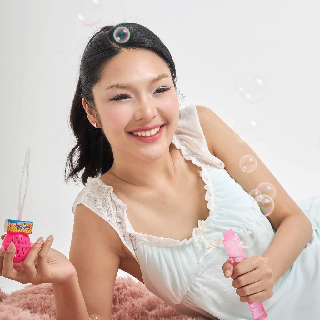 earika.earrings -  frostshine hoop ต่างหูห่วงคริสตัลสีสัน มี 3 สี ก้านเงินแท้ชุบทองคำขาว เหมาะสำหรับคนแพ้ง่าย - รูปที่ 4