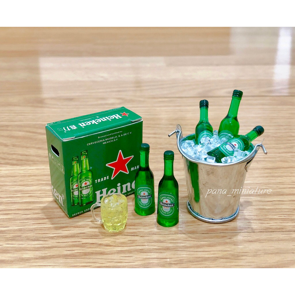 โมเดลขวด 8 ชิ้น พร้อมกล่องและสก๊อตเทป ขนาดกล่อง 2x4x4 cm. ราคา/ชุด