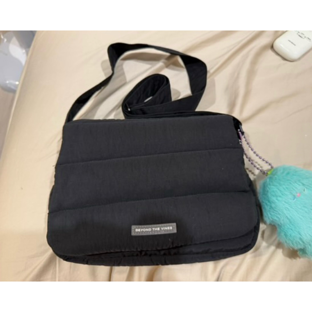 กระเป๋า beyond the vines