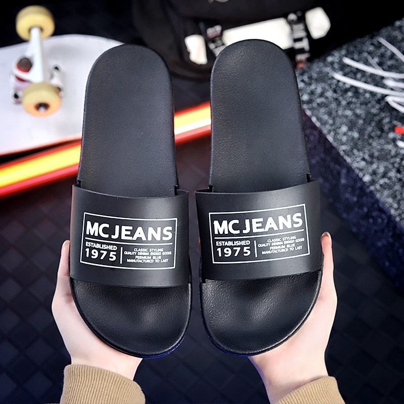 ￼Mc JEANS รองเท้าแตะ แบบสวม รองเท้า Mc น้ำหนักเบา ใส่สบาย ใส่ได้ทั้ง ผู้ชาย และ ผู้หญิง