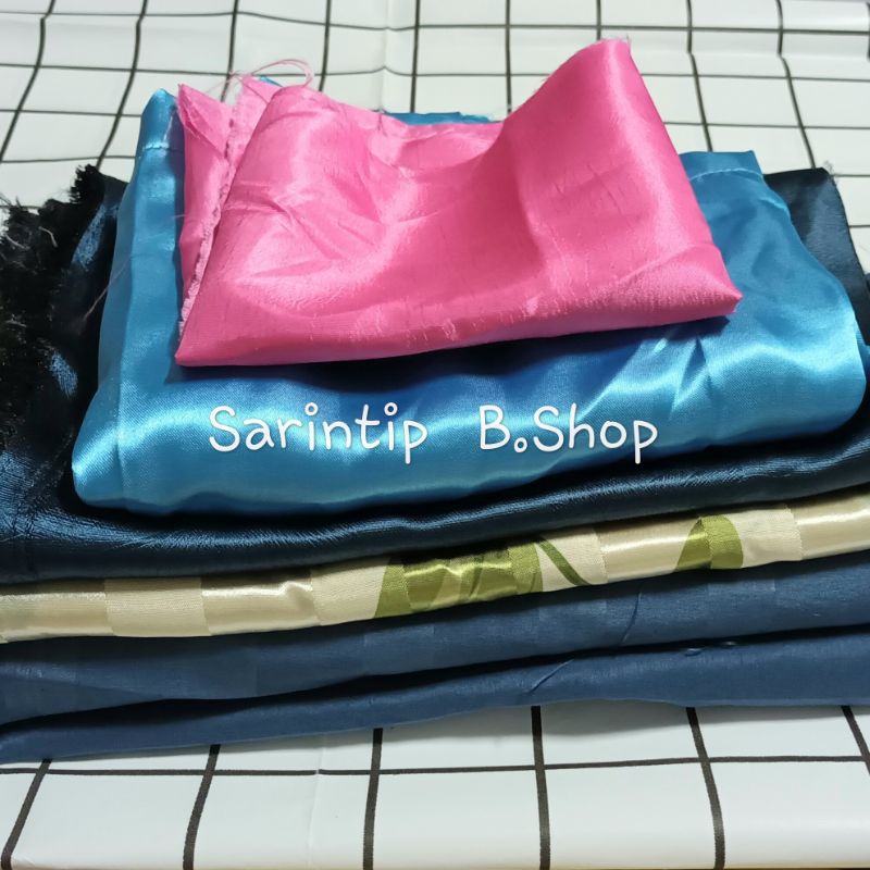 ผ้าม่าน ผ้าอัดลาย ผ้าอเนกประสงค์ (1 กิโล) ผ้าผืนใหญ่ สีสวย รวมเนื้อผ้า ผ้าคละลาย ผ้าเนื้อหนาอย่างดี สำหรับงานตัดเย็บ