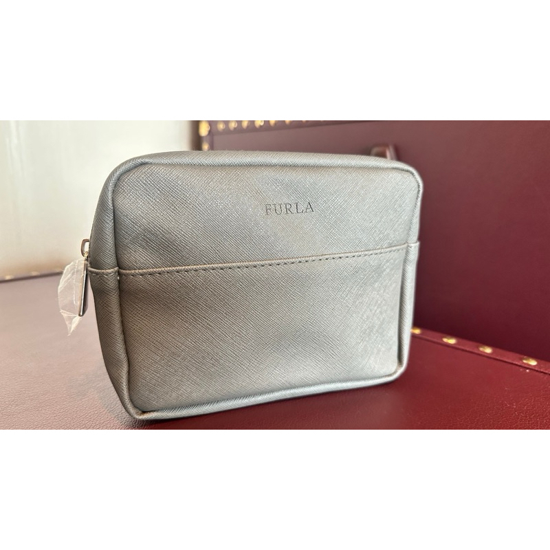 กระเป๋า Amenity Kit Furla