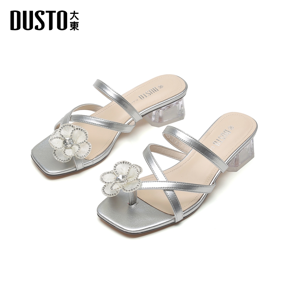 DUSTO รองเท้าแตะส้นแก้ว สายหน้าไคว้งานสีเมทัลลิค ดีเทลทันสมัยแต่งลายดอกไม้ ใส่สบายไม่เจ็บเท้า เสริมส้น 4.5cm