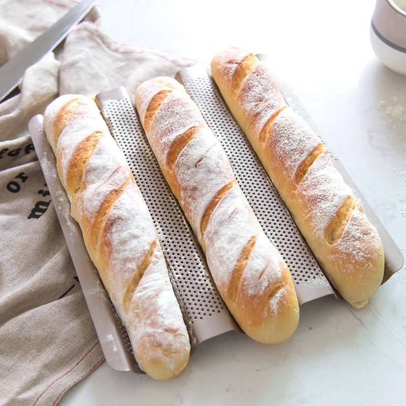 พิมพ์ขนมปังฝรั่งเศส French Bread/Baguette Non Stick 28.1x38.5 cm 3 ช่อง สีทอง