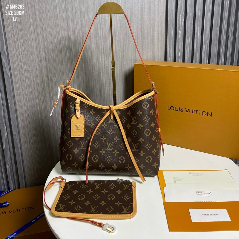 รุ่นใหม่ล่าสุดกระเป๋าถือและสะพายคางขนาด25cm 29cm สินค้างานไฮเอนด์หนังแท้สวยตรงปกพร้อมอุปกรณ์ครบ