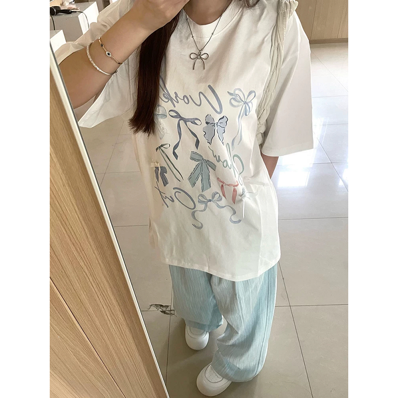 Top.street เสื้อยืด สีฟ้าอ่อน โบว์ พิมพ์ลาย เสื้อยืด oversize ทรงหลวม ผู้ชาย หญิง ขาว