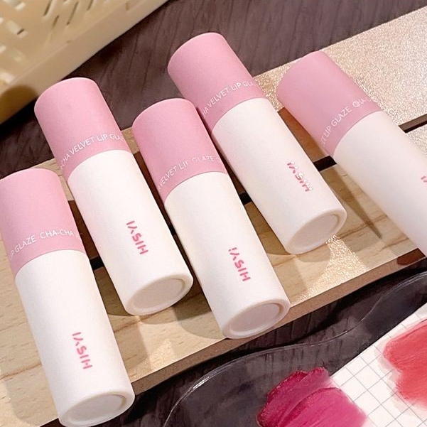 ลิปสติก เนื้อแมตต์กํามะหยี่ ลิปกลอส ไม่จางหาย กันน้ํา 4 สี