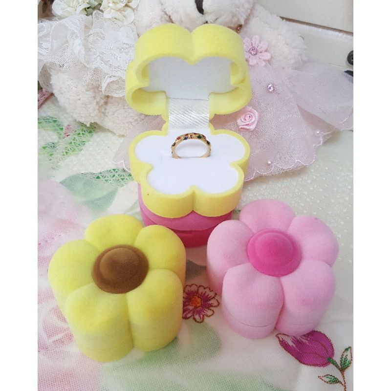 พร้อมส่ง!! กล่องแหวนกำมะหยี่แฟนซี รูปดอกไม้ รุ่นพรีเมียม