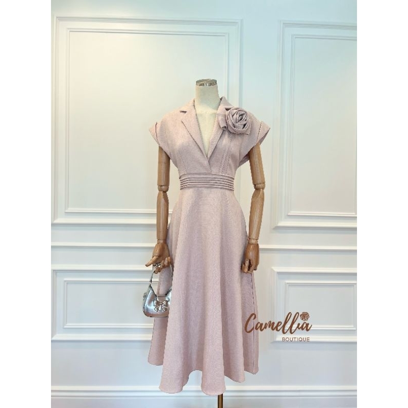 Camellia ●สินค้าพร้อมส่งครบไซส์● เดรสเชิ๊ตคอปกแต่งดอกไม้ 3Dสีชมพูสวยหวาน