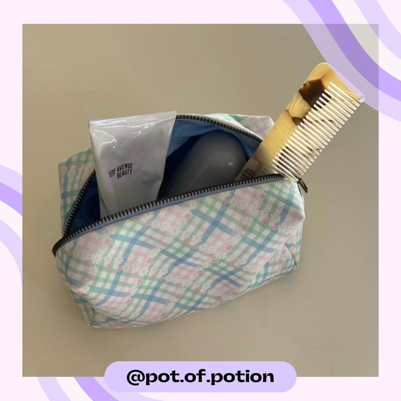 พร้อมส่ง Djerf Avenue — Small Beauty Bag Cottage Meadow