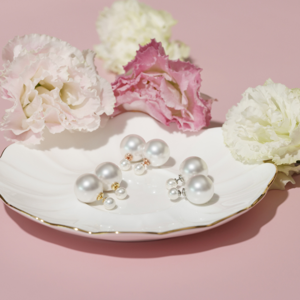Petite Pearl On Pearl Stud ต่างหูแป้นมุก