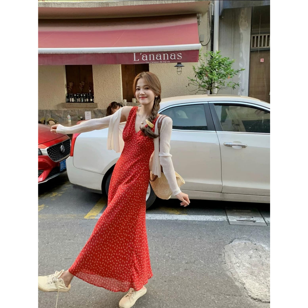 Mogwany พรี Bianca Red Dress เดรสยาวสีแดงลายดอกไม้ น่ารักมาก ผ้าดีใส่สบาย ใส่เที่ยวคาเฟ่,ทะเล,ภูเขา (พรี S,M,XL)