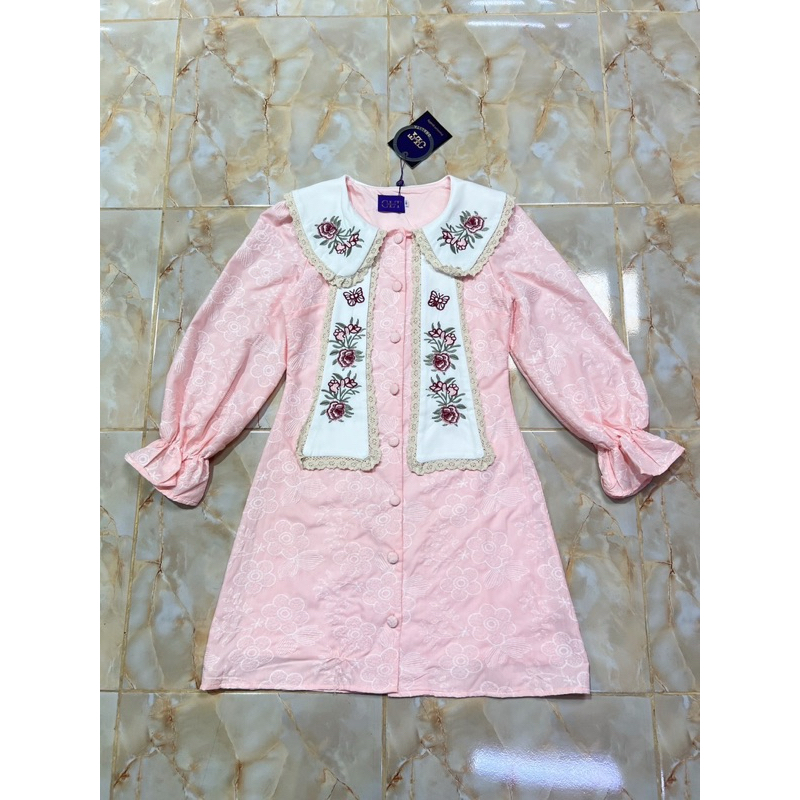 (s,m,l,xl,2xl)ขายดี เดรสสั้น ผ้าฉลุ งานปักทั้งตัว คอบัว น่ารักมากๆ งานป้าย chalita