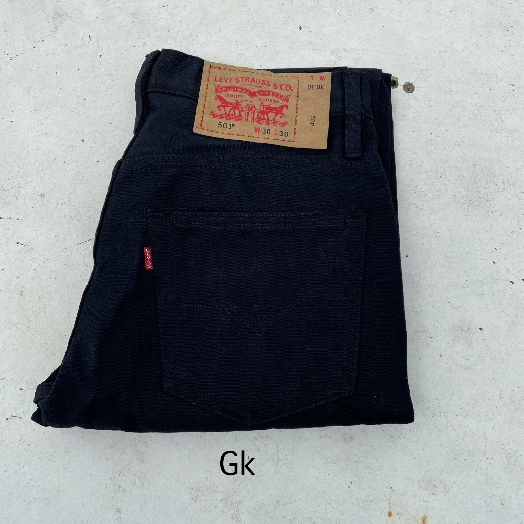 กางเกงยีนส์ซุปเปอร์แปลก สีดำเป้ากระดุม ทรงกระบอกเล็ก