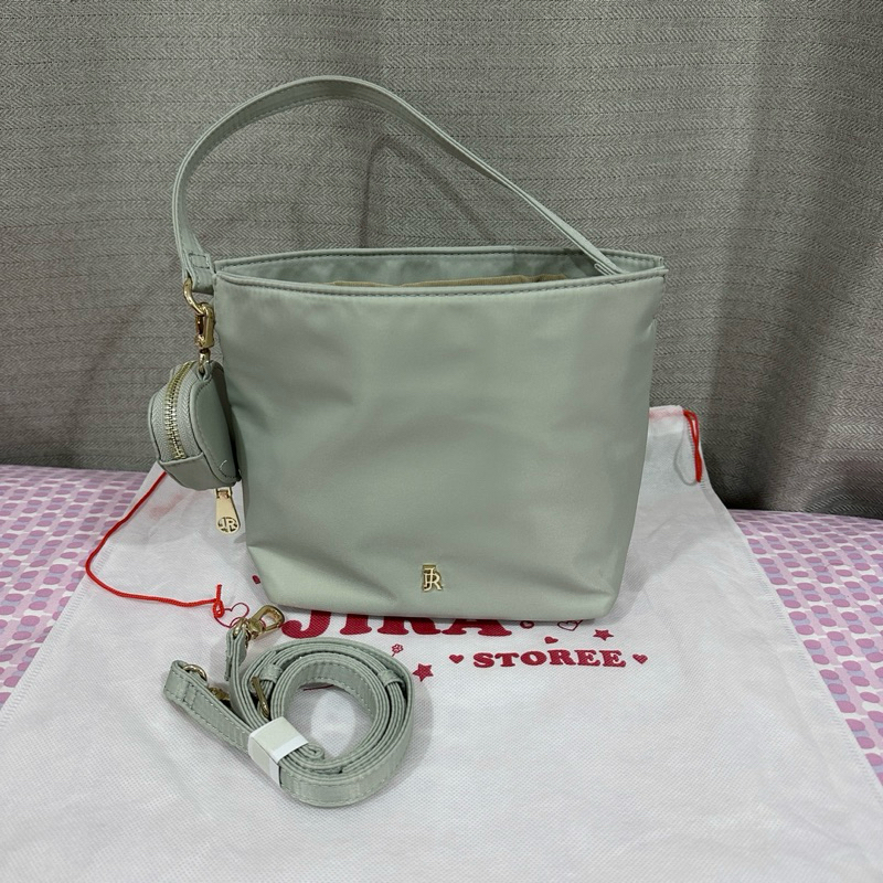 USED ONCE กระเป๋าจากแบรนด์ jira store สีเทา ใช้ไป 1 ครั้ง