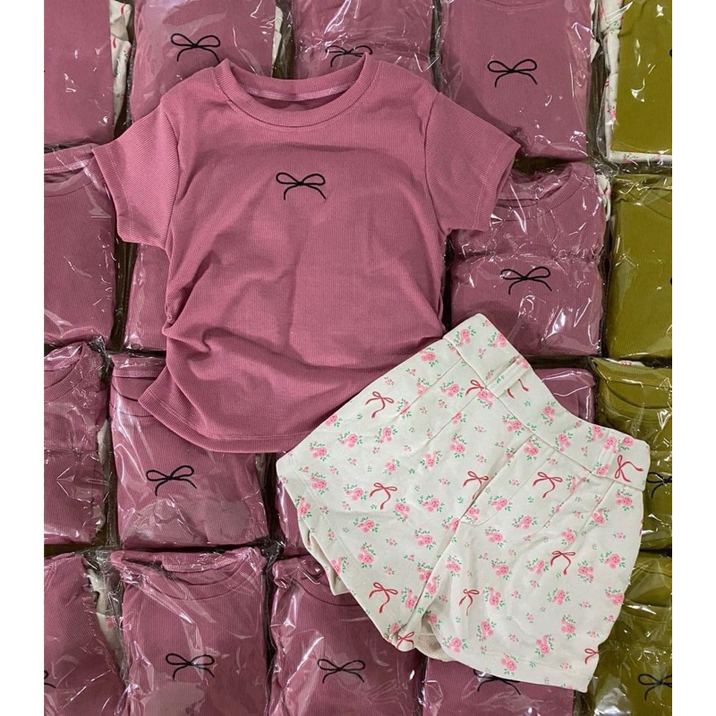เชทเสื้อ+กางเกง มี2 สี : ชมพู | เขียว ไซค์ไทย ผอม อกถึง40 เอว24-32สพ4ชา