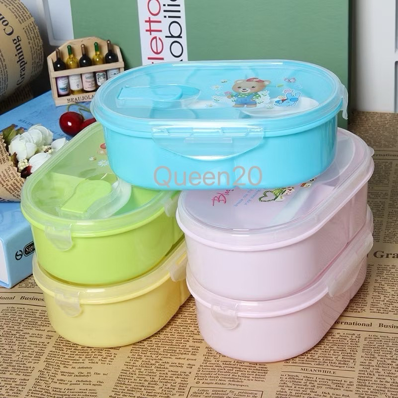 กล่องข้าวเด็ก ทรงวงรี ฝาใส ฟรีช้อนพลาสติก กล่องอาหาร คละลายการ์ตูน K314(120)135