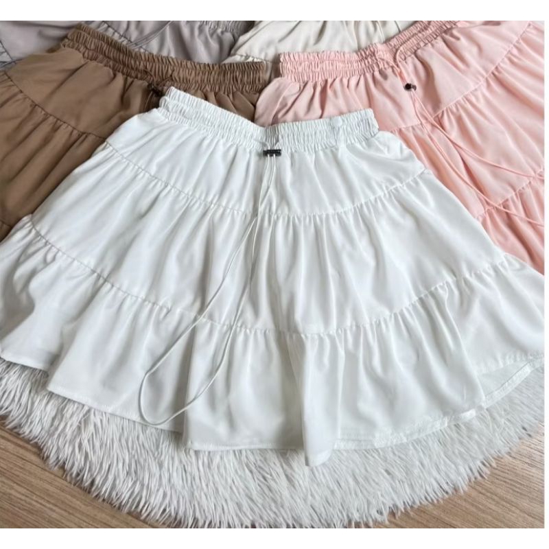 Pradap กระโปรงสั้นสีขาว ป้ายประดับ มือสอง