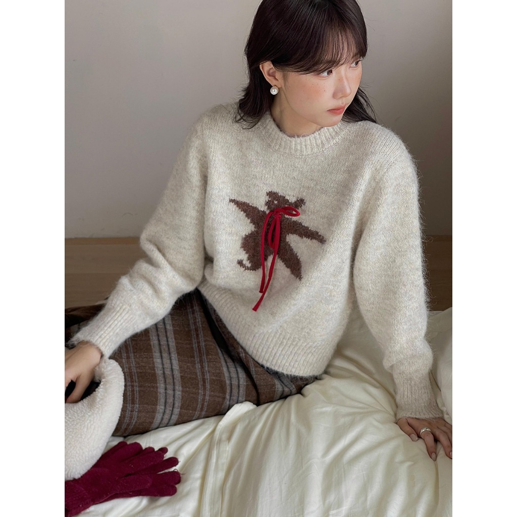 (พร้อมส่ง) Clothestoryy - Bear with Bow Sweater เสื้อสเวตเตอร์แขนยาวคอกลม ลายหมีผูกโบว์