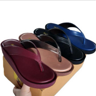 รองเท้าผู้หญิง รุ่นหนีบสายเรียบ พื้นนุ่ม