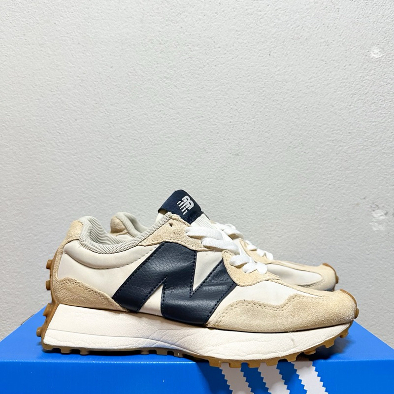 New balance327 36.5/23 มือสอง