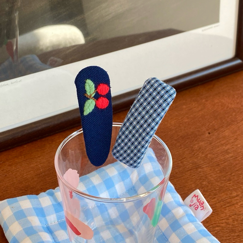 cherry bomb scrunchies | ยางมัดผม ยางรัดผม ลายเชอร์รี่ ยีนส์ |muanjia.studio - รูปที่ 3