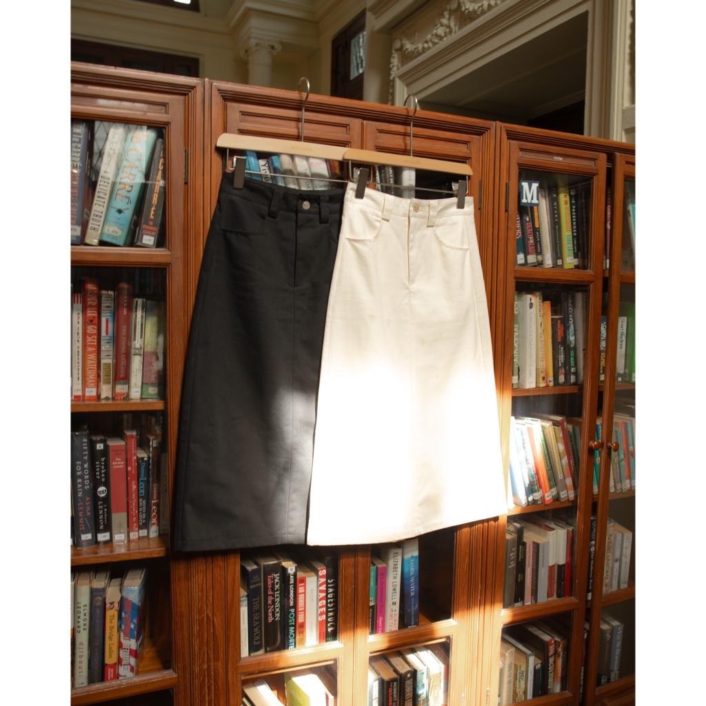 avo warmmy skirt รุ่นนี้เป็นผ้าคอตต้อน100%น้า ไม่มีซับในแต่รับประกันว่าไม่บางแน่นอน รุ่นนี้ผ้าไม่ยืดดน้า