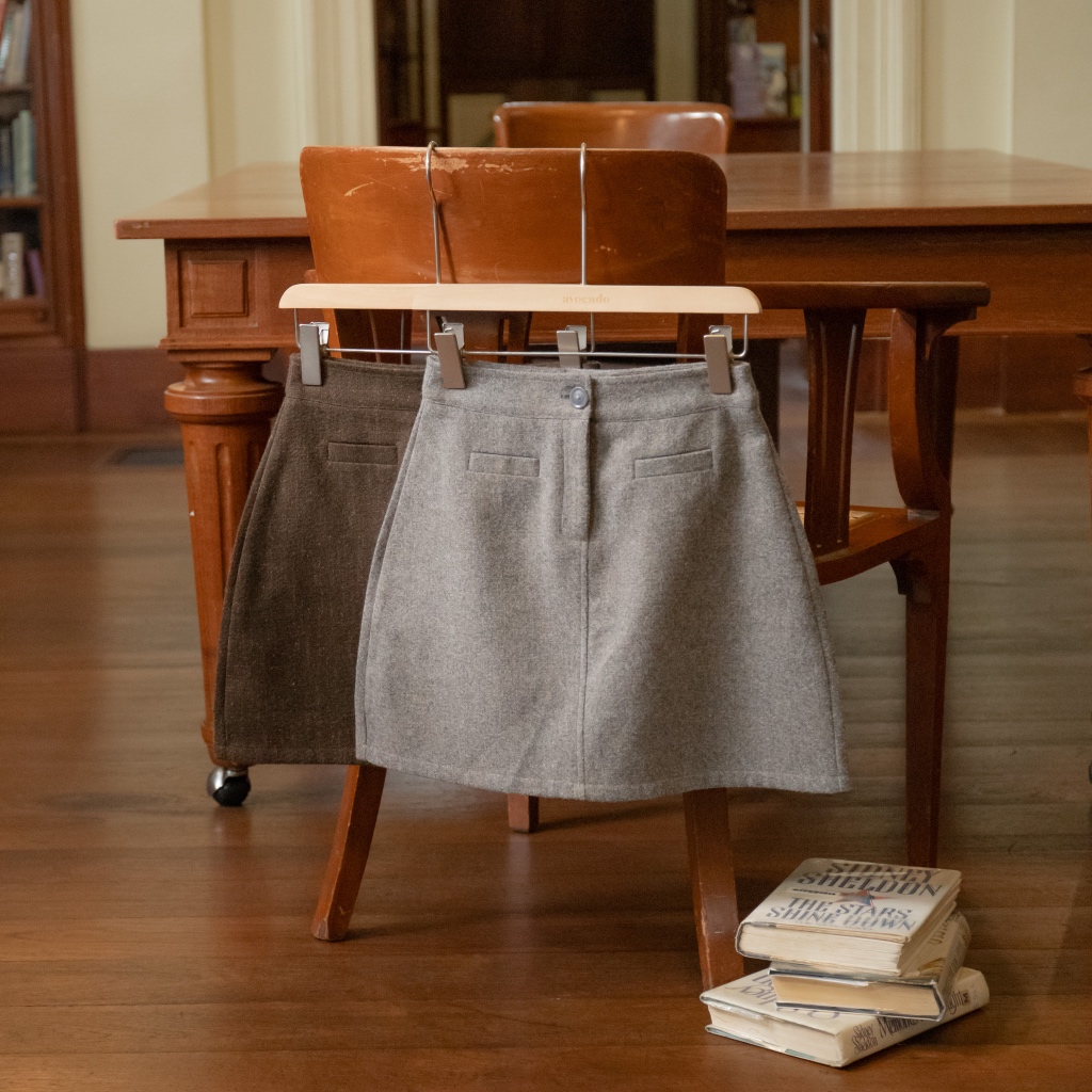 avo misty mini skirt ใกล้จะหน้าหนาวแบบนี้ต้องมีกระโปรงสั้นซักตัววว แนะนำรุ่นนี้เลยย