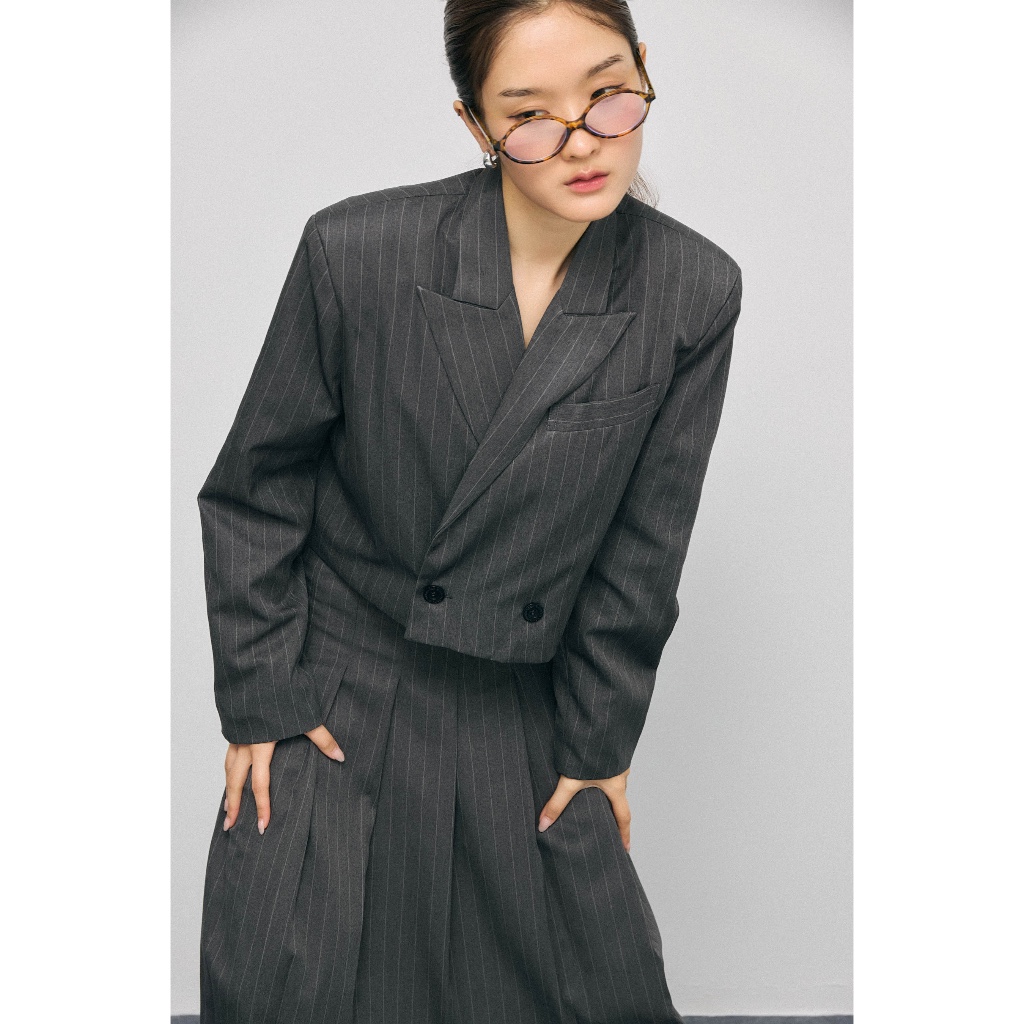 ENDOFMARCH | JOSEY BLAZER เสื้อครอปเบลเซอร์ ผ้าสูท มีซับใน