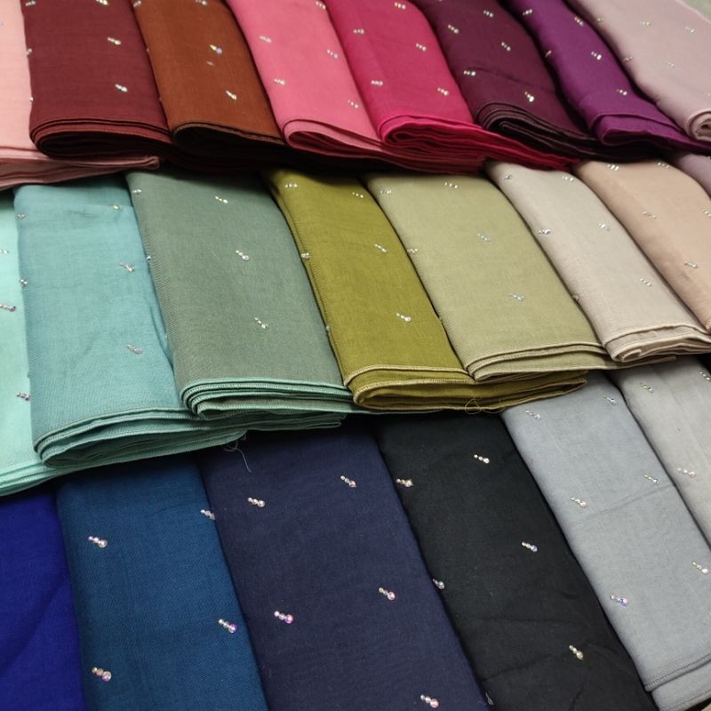 ☘️ [บาวา RoseGold] ติดเพชรน้ำตา หลาสกรู Bawal Bidang45 ผ้าสีพื้น สามเหลี่ยม