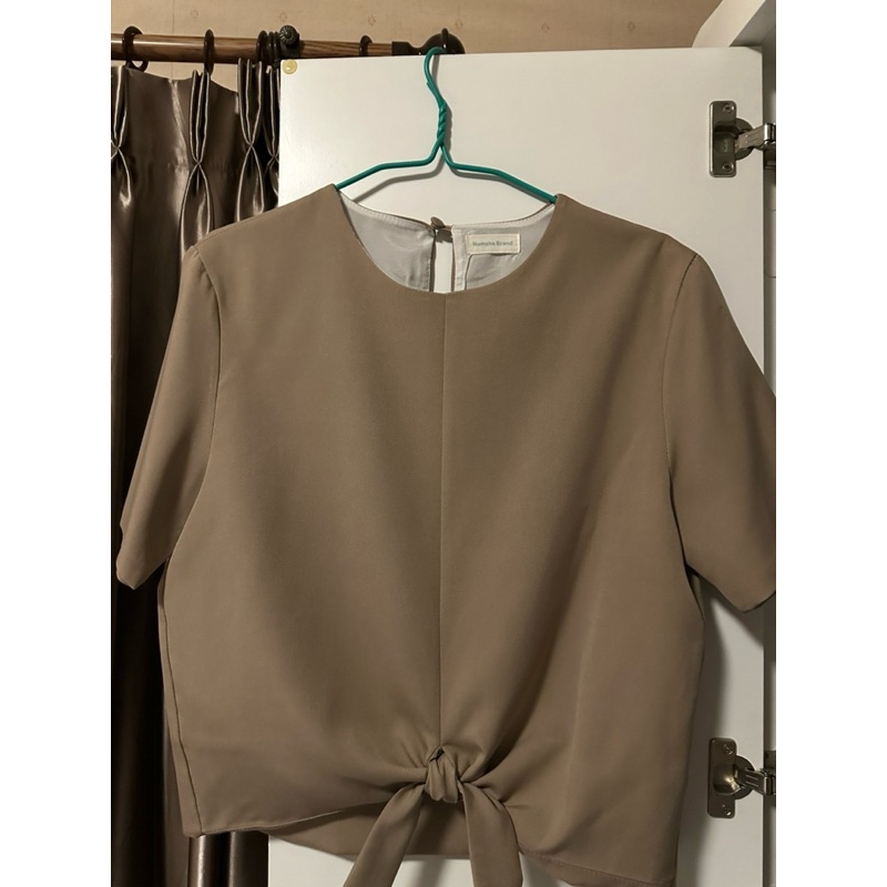 เสื้อผูกโบว์ Numsha Brand มือสอง