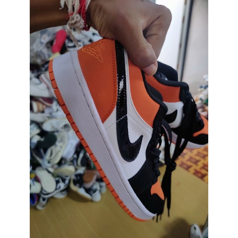 รองเท้าผ้าใบ Air Jordan 1 Mid รุ่น "Shattered Backboard"