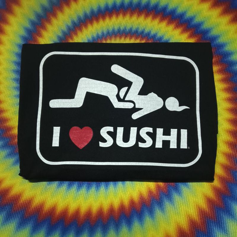 เสื้อยืดมือสอง ต่างประเทศ ลายวินเทจๆ กวนๆ ปั่นๆ ทะลึ่งๆ 18+  I ❤️ SUSHI Size L-XL อก23/ยาว30.5