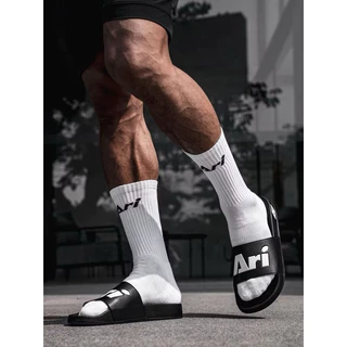 ถุงเท้า อาริ Ari สั้น ครึ่งแข้ง สีขาว ARI CREW SOCKS - WHITE ฟุตบอล ฟุตซอล กีฬา ของแท้ 100%