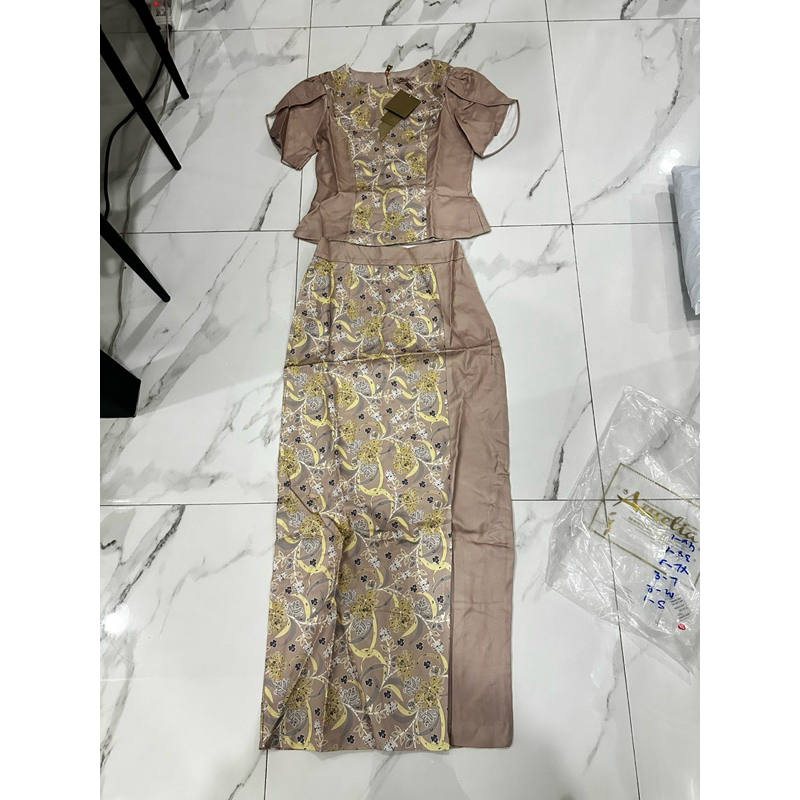 (m,l) ชุดไทยประยุกต์ เสื้อซิปหลัง+กระโปรง ลายสวยมากๆ งานป้าย amelia