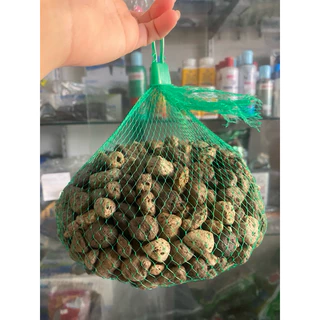 หินภูเขาไฟ 1 กิโลกรัม./พร้อมถุงตาข่าย เกรดA ฝุ่นน้อย🏆 วัสดุกรองตู้ปลา ใส่ถังกรอง ตู้กรอง บ่อกรอง ขนาดเม็ด 1-4cm.