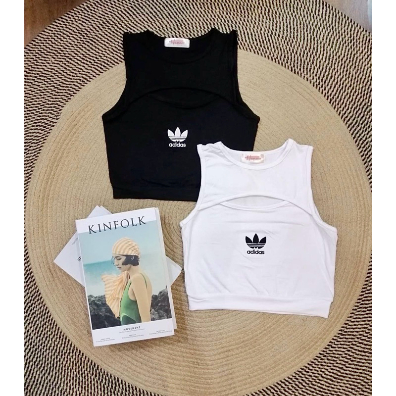 เสื้อกล้ามครอปสกรีนลายเว้าอก