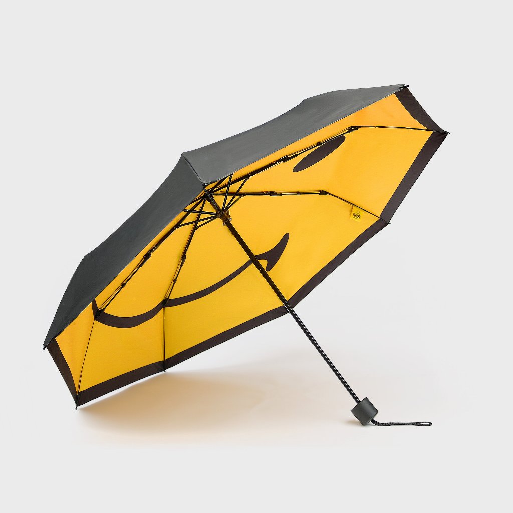 SMILEY® UMBRELLA ( SMILEY FACE INSIDE CLASSIC BLACK BROLLY )
