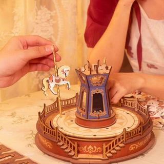ส่งด่วน กทม. 🎠 ม้าหมุน Classic Carousel กล่องดนตรี DIY ประกอบเอง ไม่ใช้กาว เปิดไฟได้ Rolife AMC01